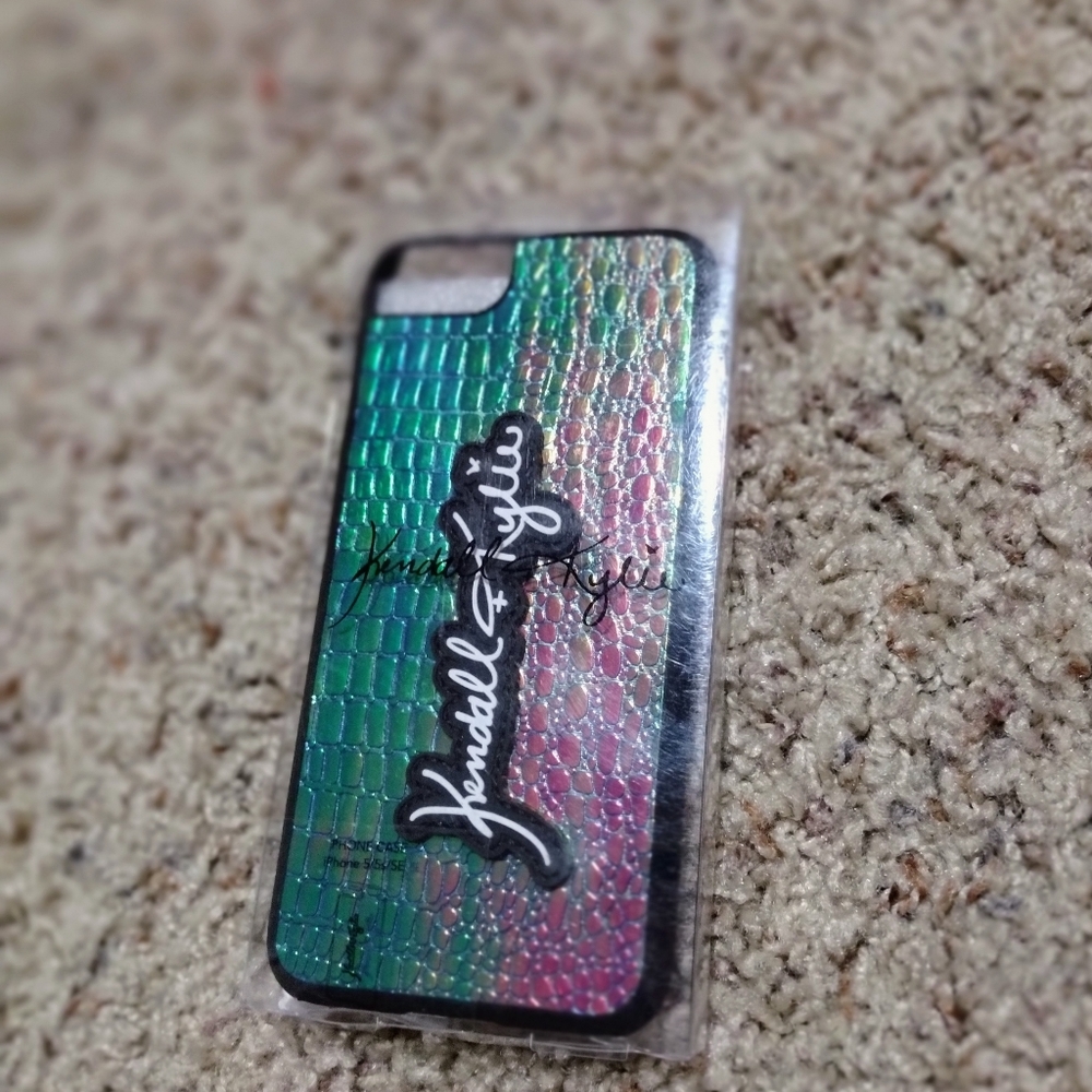 🆕️Kendal & Kylie iphone case5/5s/SE